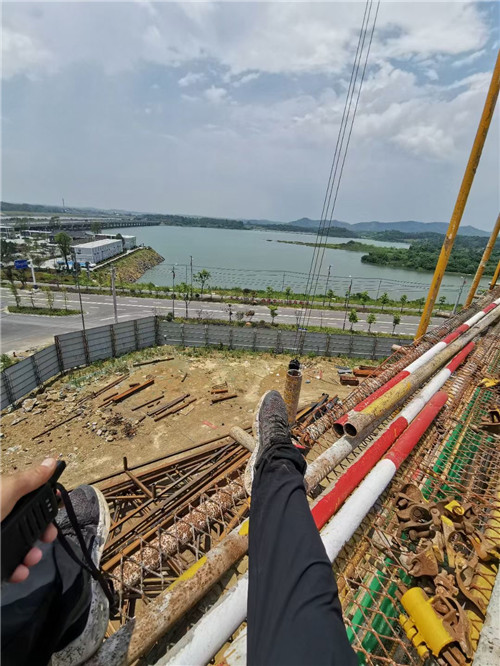 民勤县作业中发生设备损坏或人员意外，责任怎么划分？